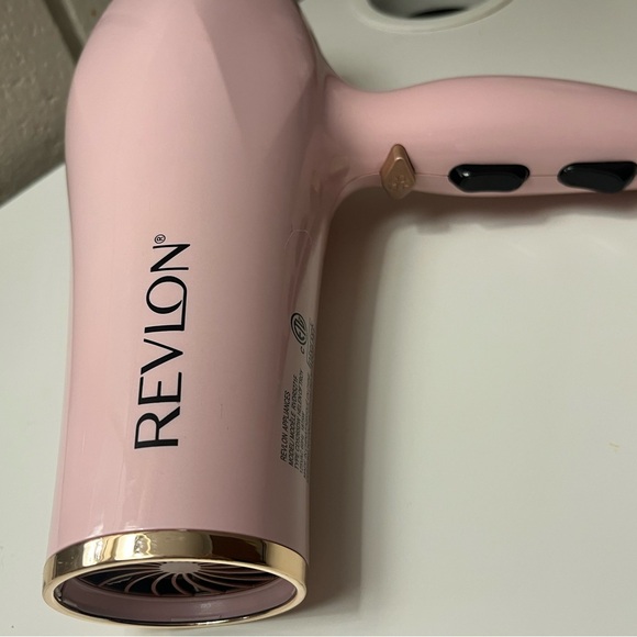 Revlon limited edition Blush Pink Hair Dryer - Picture 3 of 3